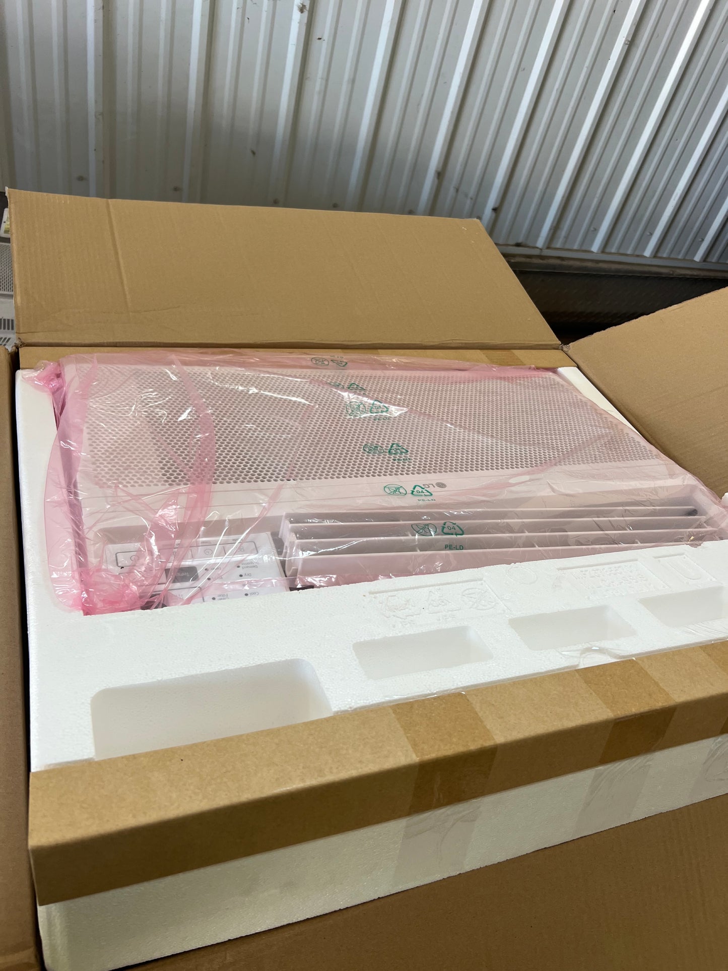LG 12,000 BTU Smart WiFi Window AC