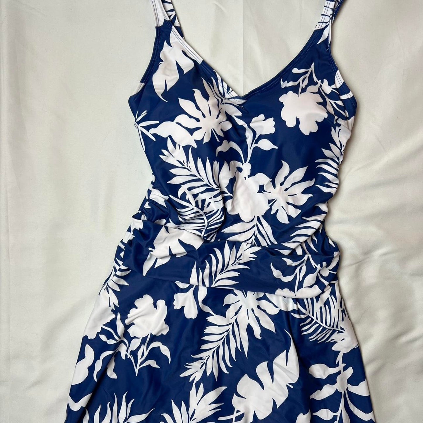 Floral Breeze One-Piece Swimsuit – Blue & White Print (Size L)