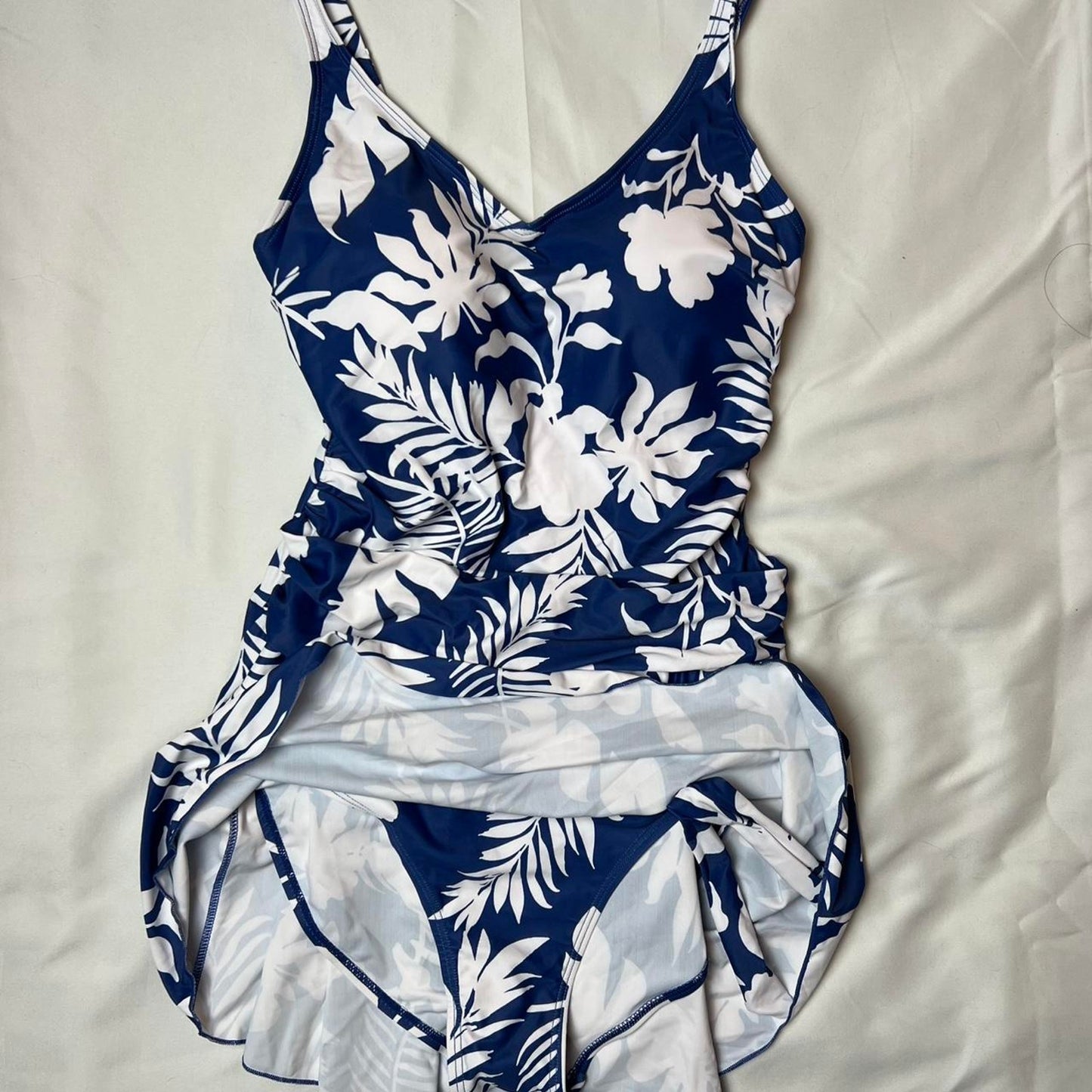Floral Breeze One-Piece Swimsuit – Blue & White Print (Size L)