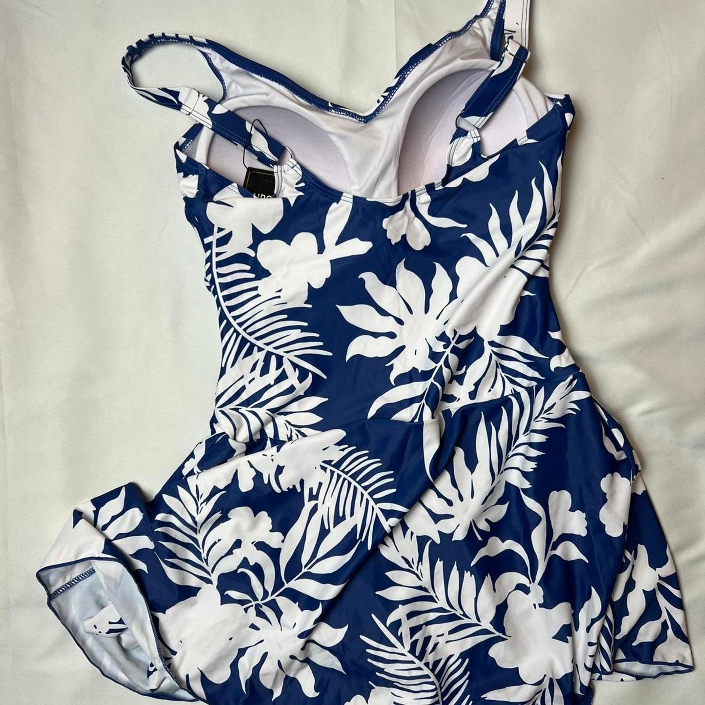 Floral Breeze One-Piece Swimsuit – Blue & White Print (Size L)