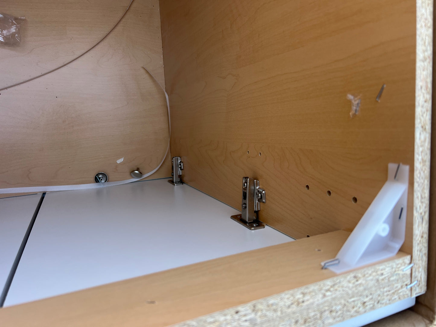 Glacier Bay 24” Vanity Combo – White (Cultured Marble Top)