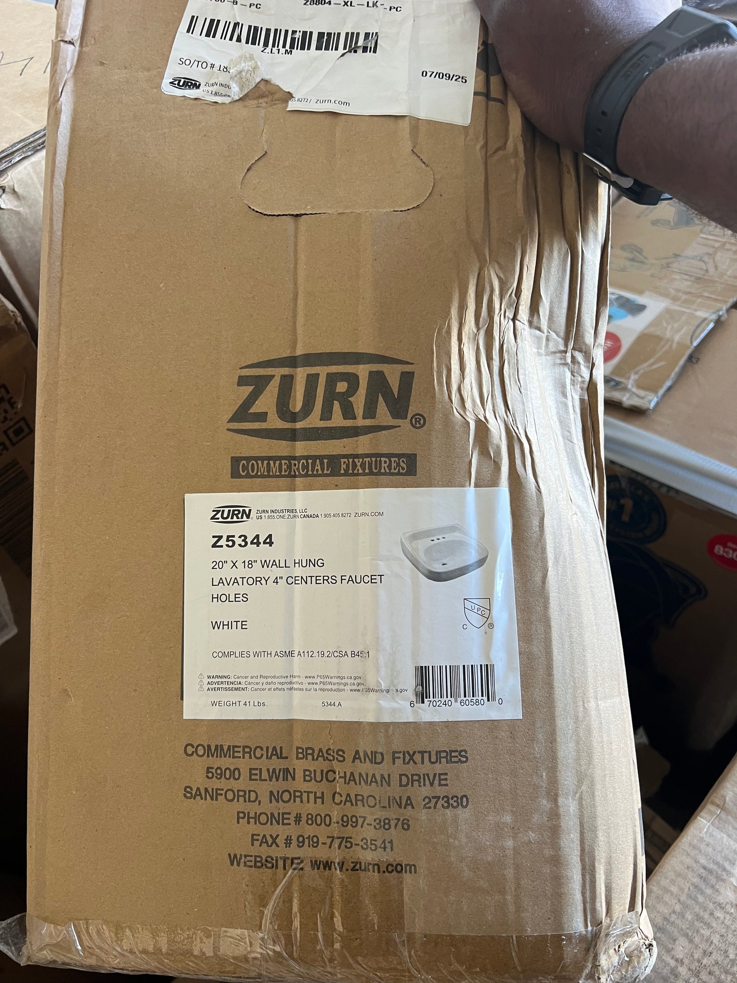 Zurn 23x34 Utility Sink – White